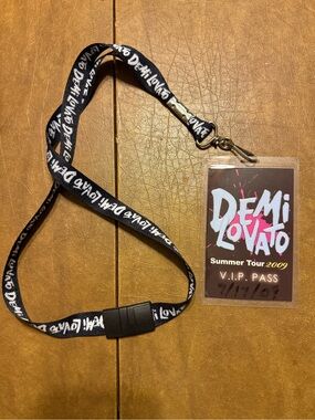 Demi Lovato Black & Pink VIP Pass Lanyard - Summer Tour 2009